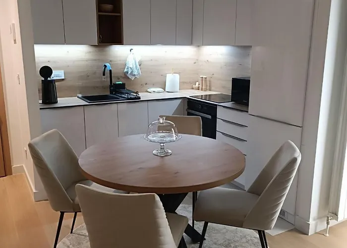 The Queen At Parkside Apartmán *